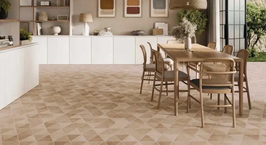 Salle à manger moderne avec sol carrelé géométrique. Poser du carrelage sur du carrelage peut présenter des inconvénients, mais ce sol est magnifique.